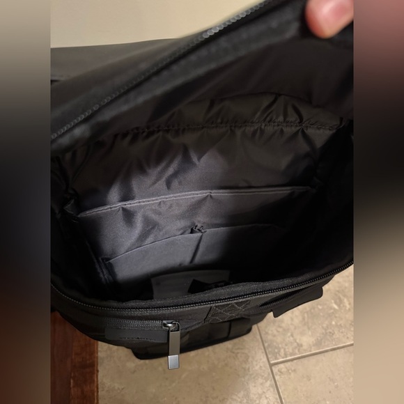 Lenovo Legion Active Gaming
Backpack - Picture 9 of 15
